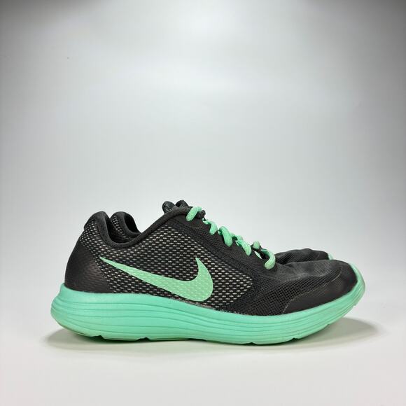 Nike Revolution 3 GS Black Mint Green Running Shoes 859602-001 Youth Boys Size 4 - Picture 1 of 10